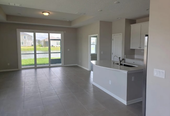 Building Photo - 808 Cherry Elm Dr