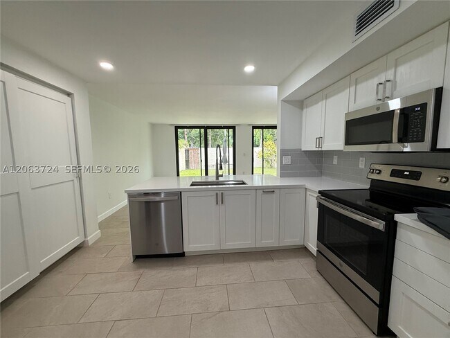 Building Photo - 10672 SW 79th Terrace