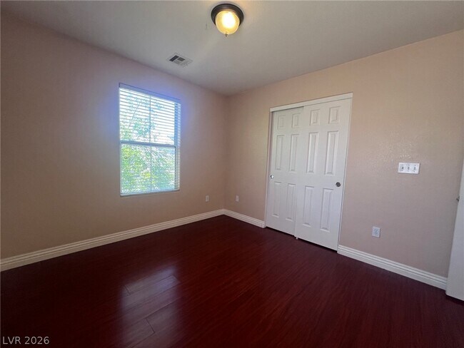 Building Photo - 5063 W Dodge Ridge Ave