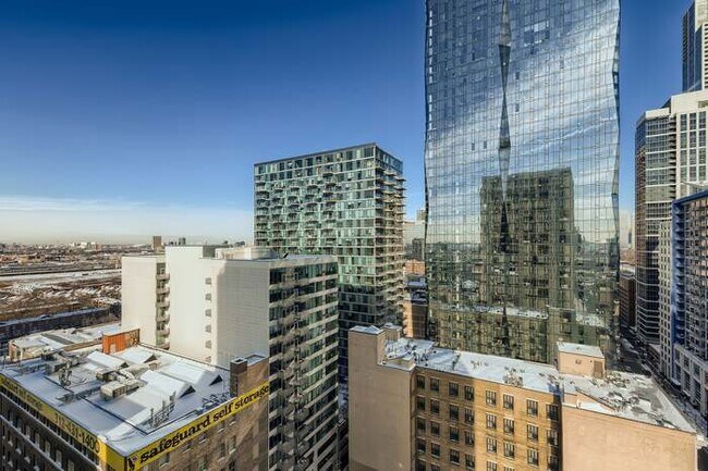 Building Photo - 1400 S Michigan Ave