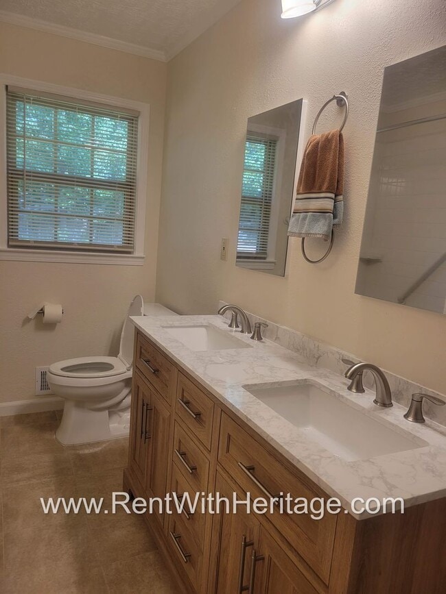 Building Photo - Gorgeous 3bd/2bath Brick Home/ Attention To Detail/ Upgrades Galore/ Great Location