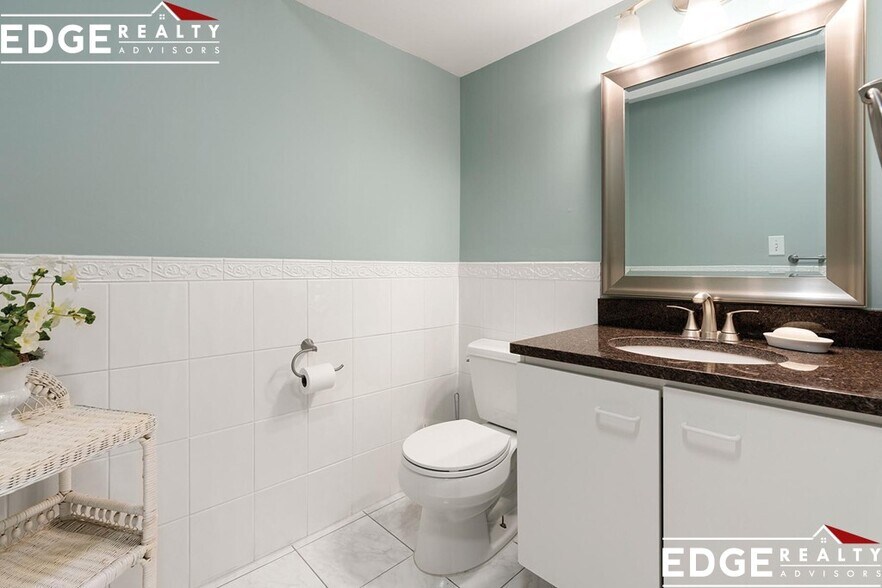 Building Photo - 241 Perkins St