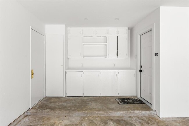 Building Photo - 2506 Carlow Dr