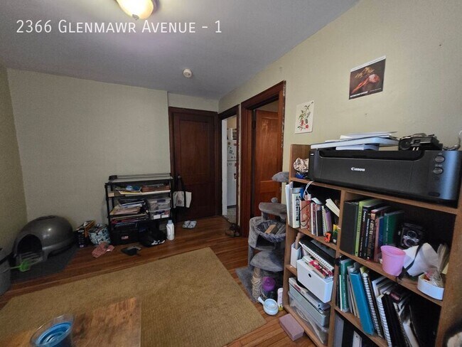 Building Photo - 2366 Glenmawr Ave