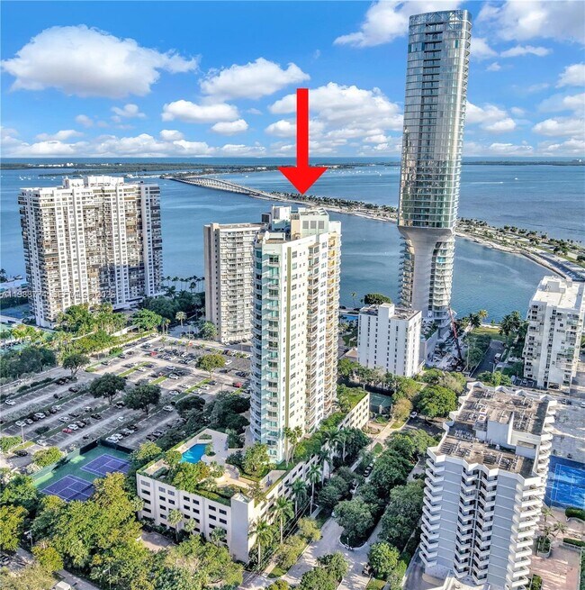 Building Photo - 2475 Brickell Ave