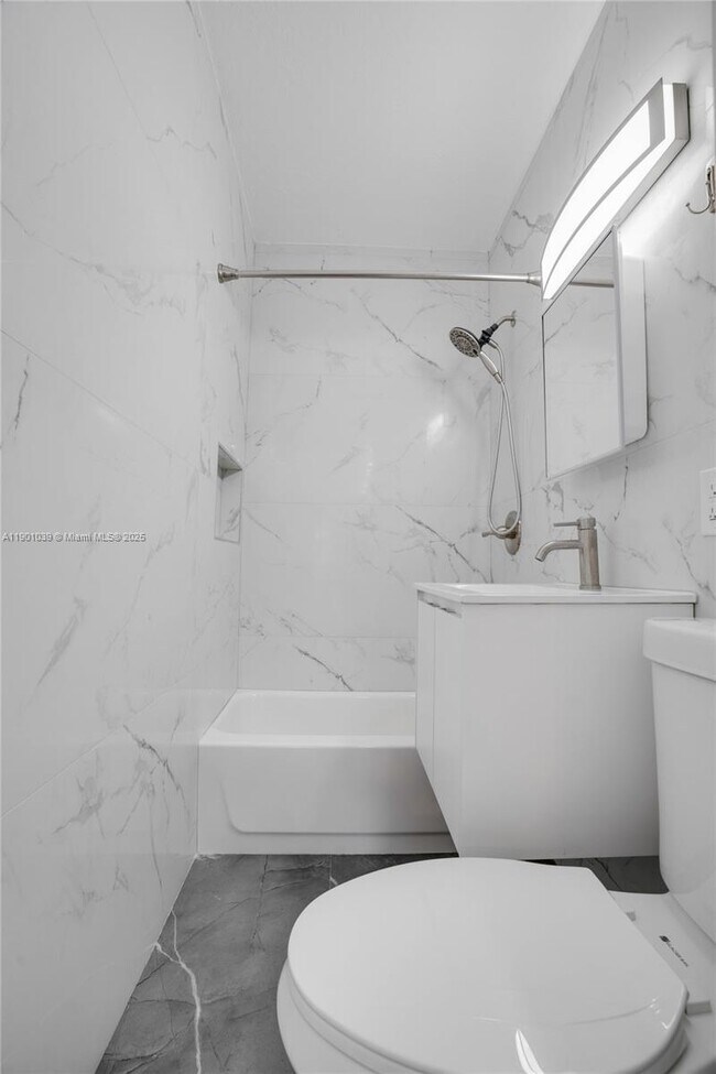 Building Photo - 10440 SW 126th Ave