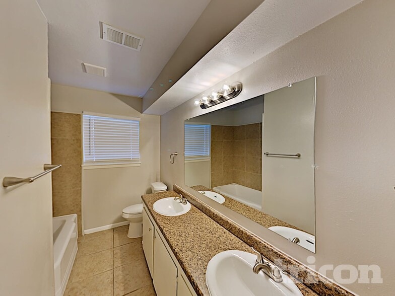 Building Photo - 411 E Carby Rd