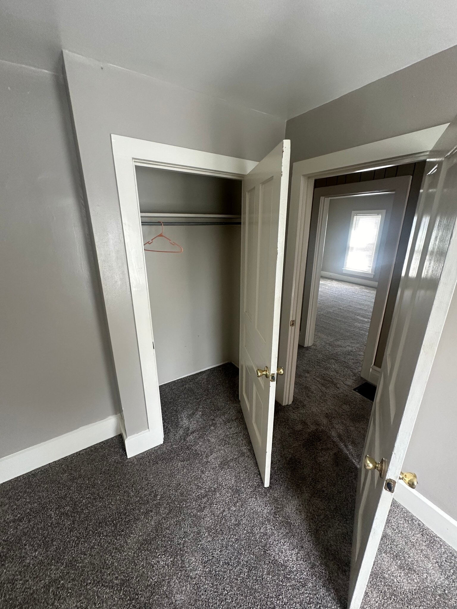 Building Photo - 71 1/2 Flory Ave