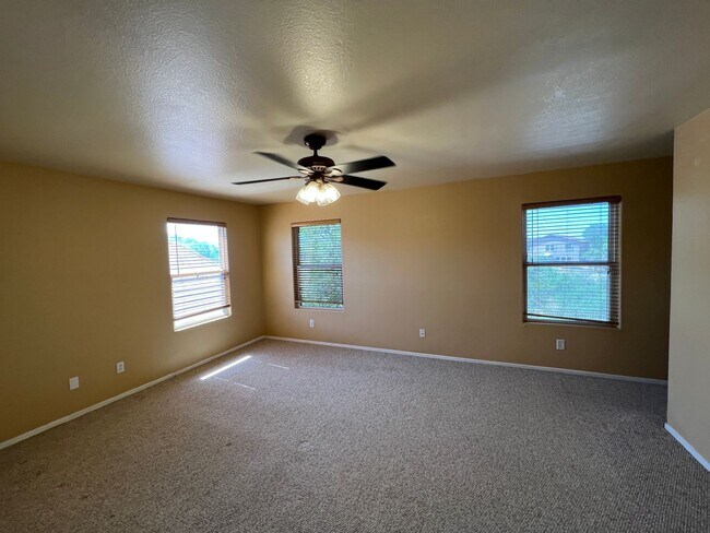 Building Photo - 13153 N Tanner Robert Dr