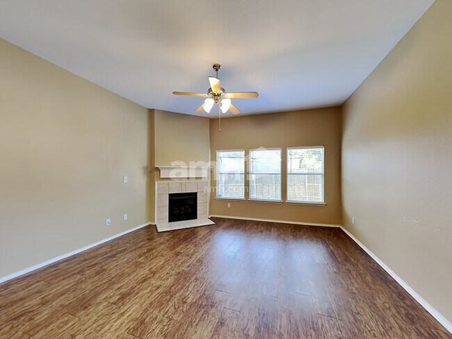 Building Photo - 1200 Seneca Pl