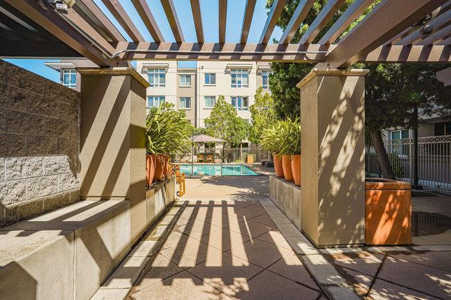 Building Photo - 1101 S Main St