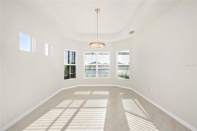 Building Photo - 12655 Wellen Golf St