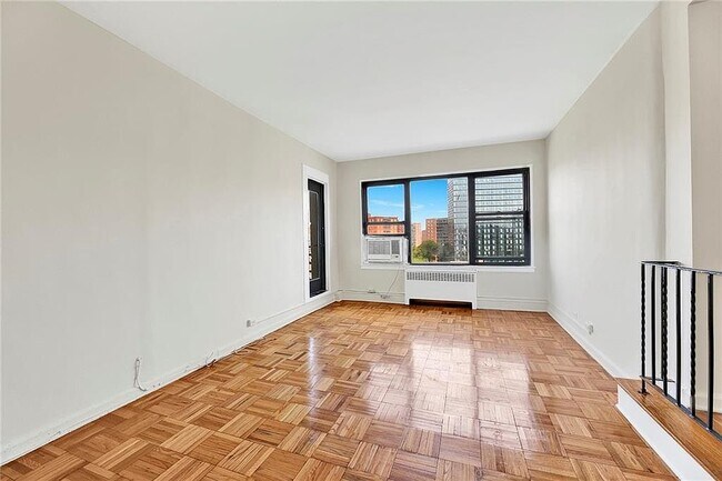 Building Photo - 98-10 64th Ave