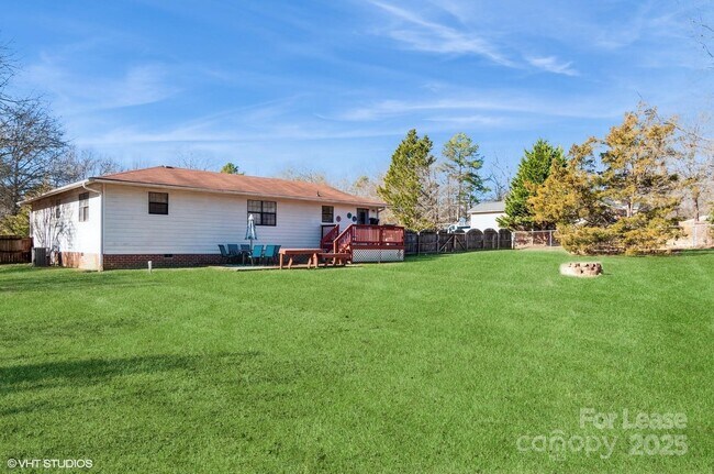 Building Photo - 9938 Sandra Ln
