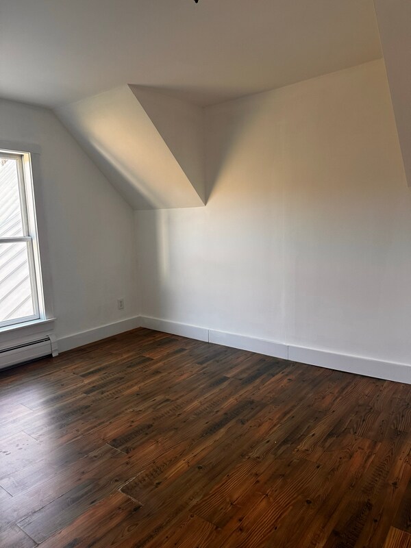 Building Photo - 35 Forest St