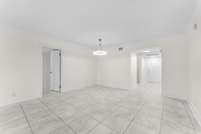 Building Photo - 4240 Oaks Terrace