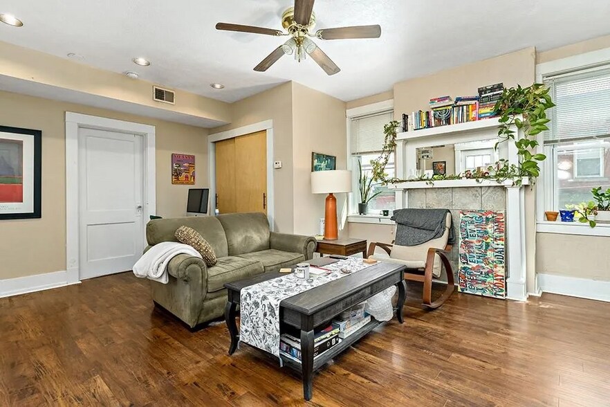 Living Room - 250 36th St