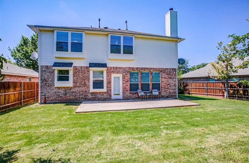 Building Photo - 1208 Shamrock Dr