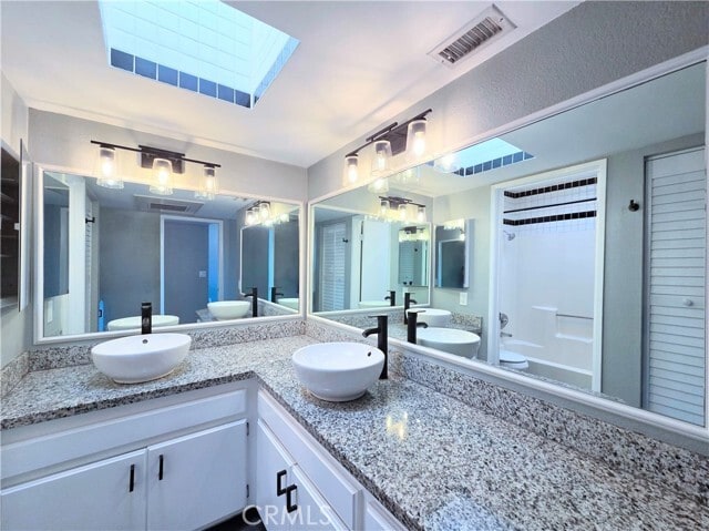 Building Photo - 505 W 5th St