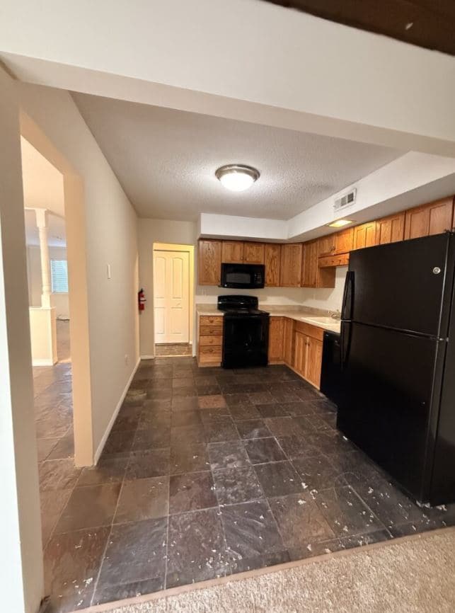 Building Photo - 504 Heritage Dr