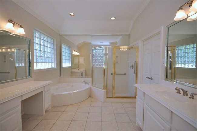 Building Photo - 1543 Harness Oaks Ct