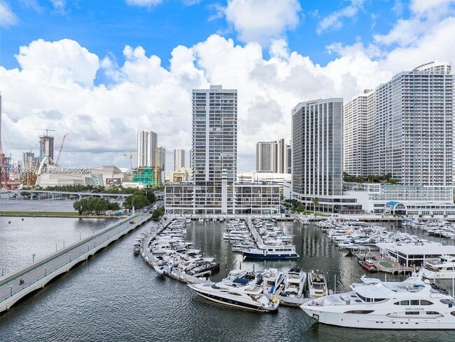 Building Photo - 555 NE 15th St