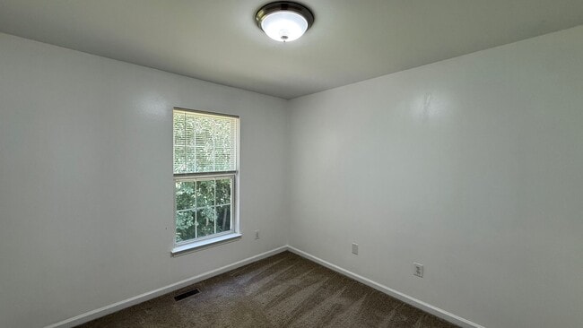 Building Photo - 4 Bedroom Colonial in Prince William County