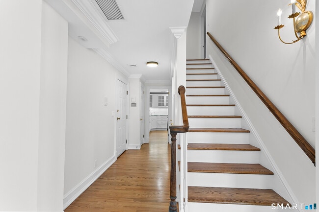 Building Photo - 249 Main St