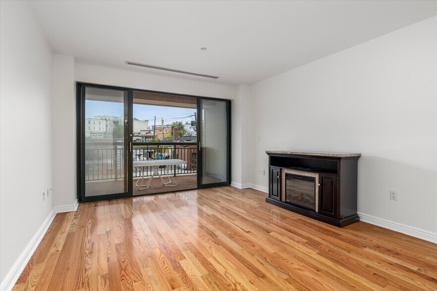 Building Photo - 1 Orient Way