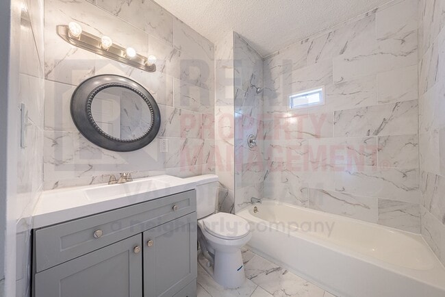 Building Photo - Beautiful 6 Bed 1 Bath Single Family Home