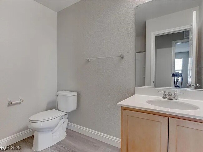 Building Photo - 7021 Town Forest Ave