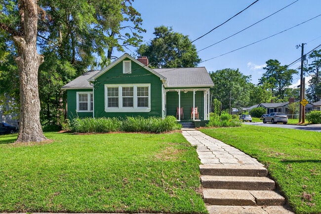 Building Photo - 712 Shell St