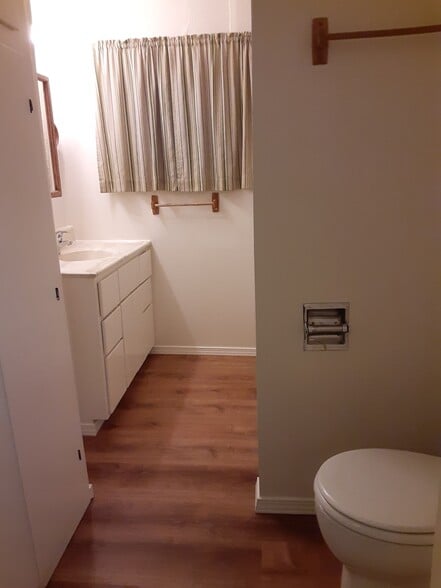 Building Photo - 657 C St