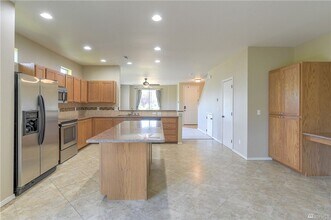 Building Photo - Large Lacey Four Bedroom, Corner Lot, Newl...