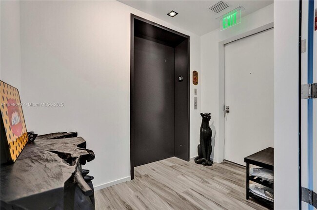 Building Photo - 801 S Miami Ave