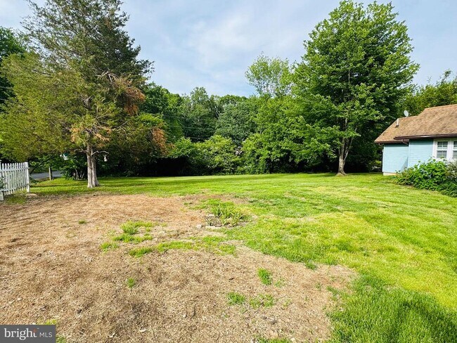 Building Photo - 6703 Token Valley Rd