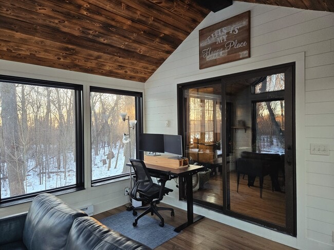 Building Photo - S43W30464 Stone Gate Ln