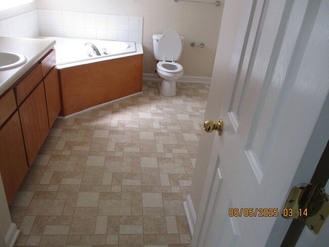 Building Photo - 139 Twelve Oaks Ct