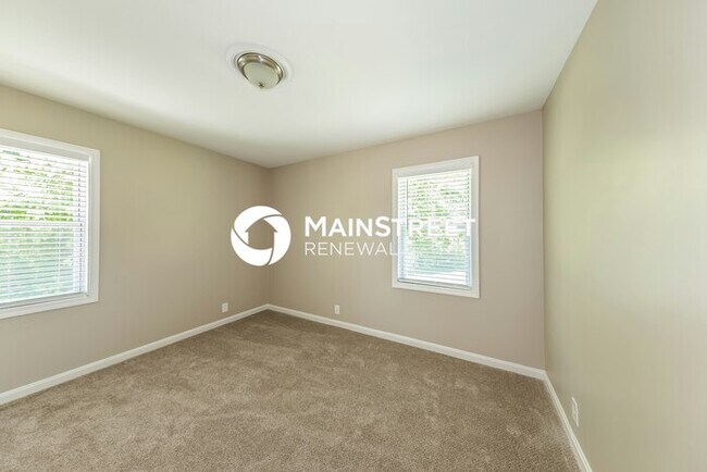 Building Photo - 3 Bedroom Pet-Friendly Home in Tarrant, AL with Main Street Renewal