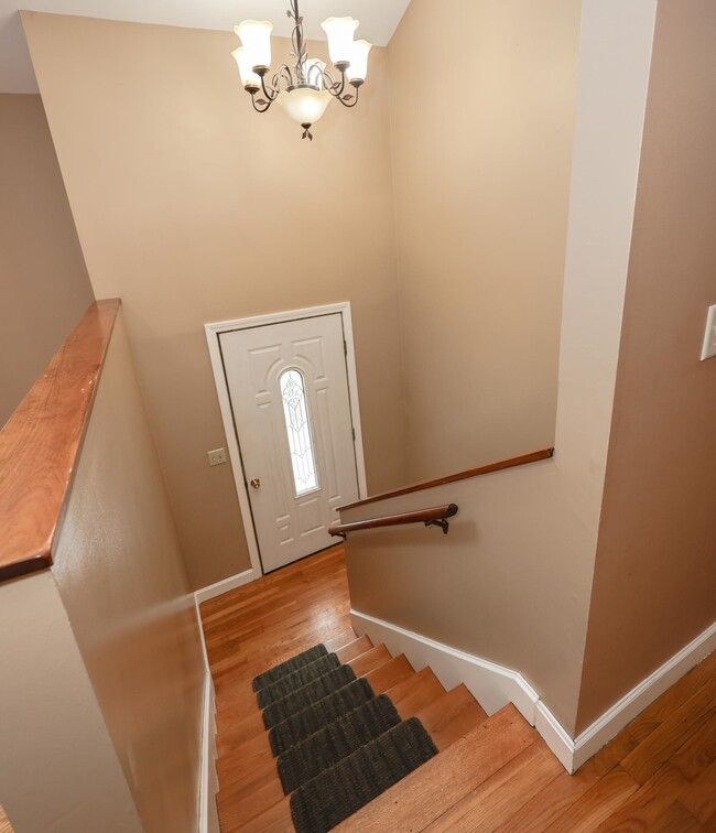 Building Photo - 81 Orchard Path Rd