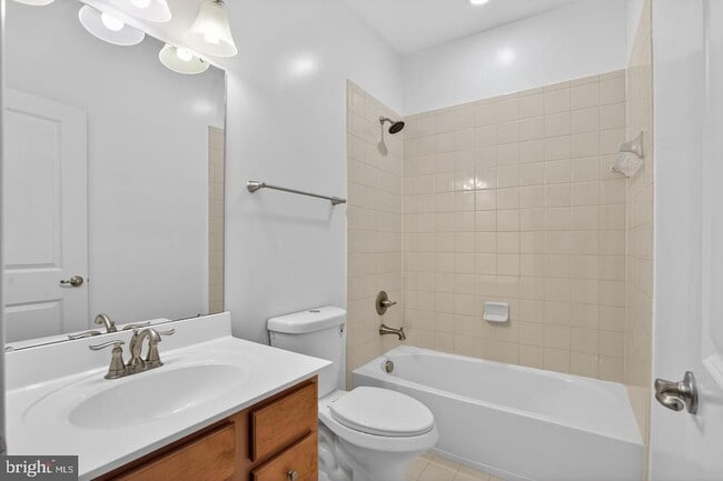 Building Photo - 1731 Dorothy Ln