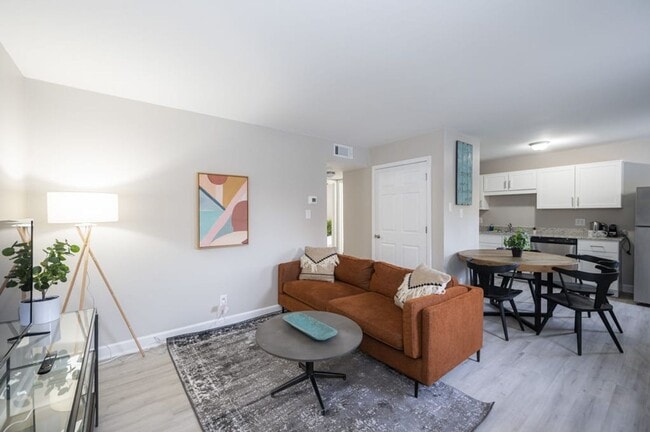Interior Photo - Roxboro Quads