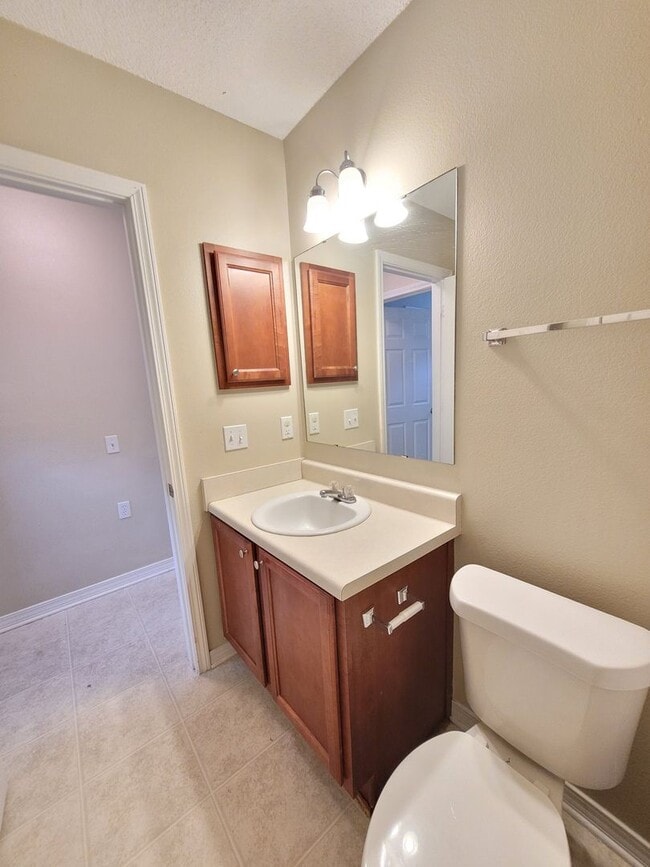 Building Photo - 7802 Heirloom Dr