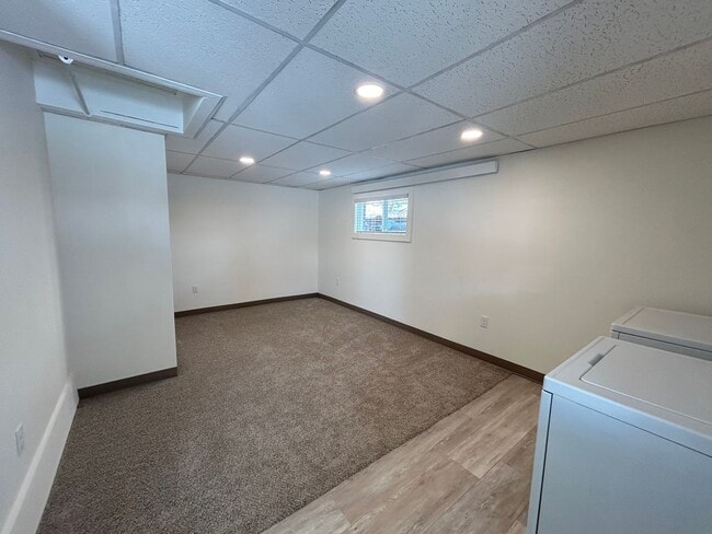 Building Photo - Lovely Updated Loveland Home with Fireplace and Fenced Yard