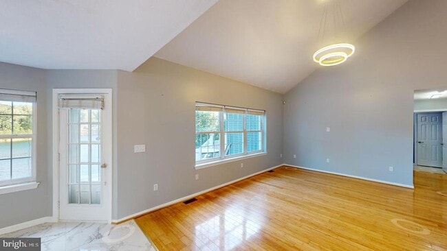 Building Photo - 202 Lakeside Loop