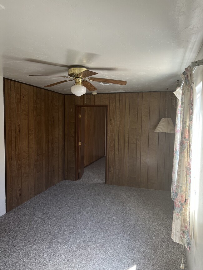 Building Photo - 2718 E 18th St