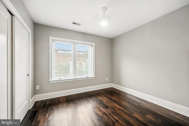 Building Photo - 1514 8th St NW