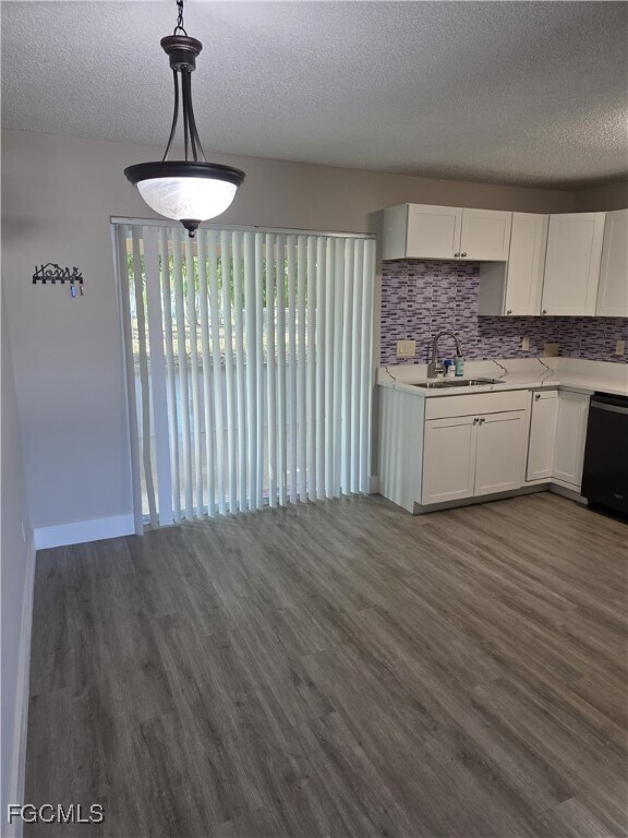 Building Photo - 4638 Santa Barbara Blvd