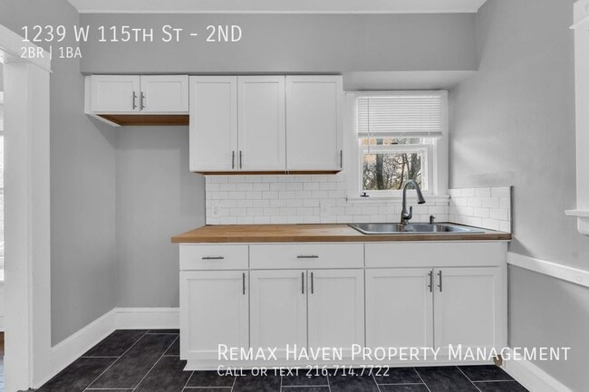 Building Photo - 1239 W 115th St