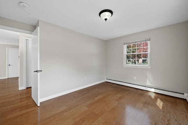 Building Photo - 10 Washington Park Dr